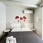 Burmaria And With Garden And Jacuzzi Appartamento