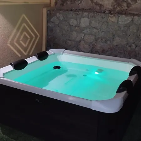 Apartment Burmaria And With Garden And Jacuzzi Tropea