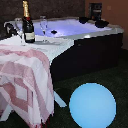 Burmaria And With Garden And Jacuzzi *