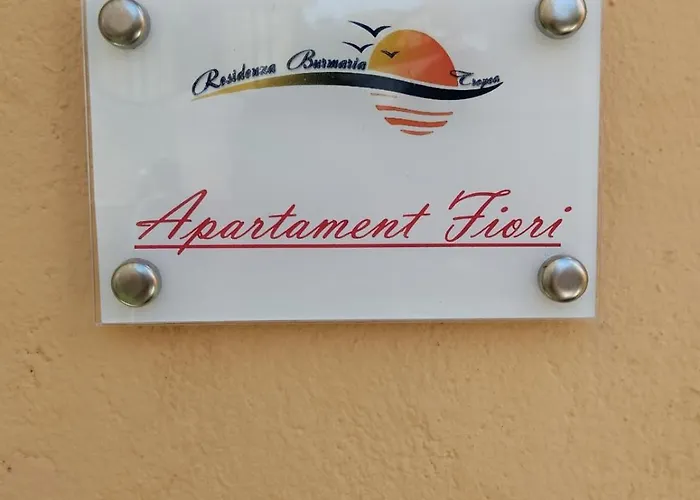 Burmaria And With Garden And Jacuzzi Apartamento